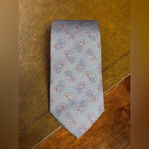 American Edition Pink Paisley Patterned Light Blue Tie